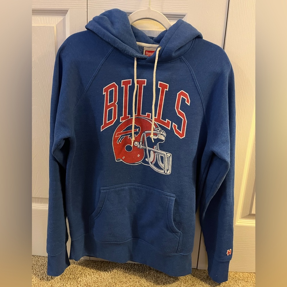 Buffalo Bills Homage pullover hoodie. Unisex fit - size small